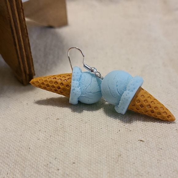 Handcrafted Ice Cream Cone Dangle Earrings - Blue and‎ Brown NEW 2" Ladies/Girls - Picture 3 of 5